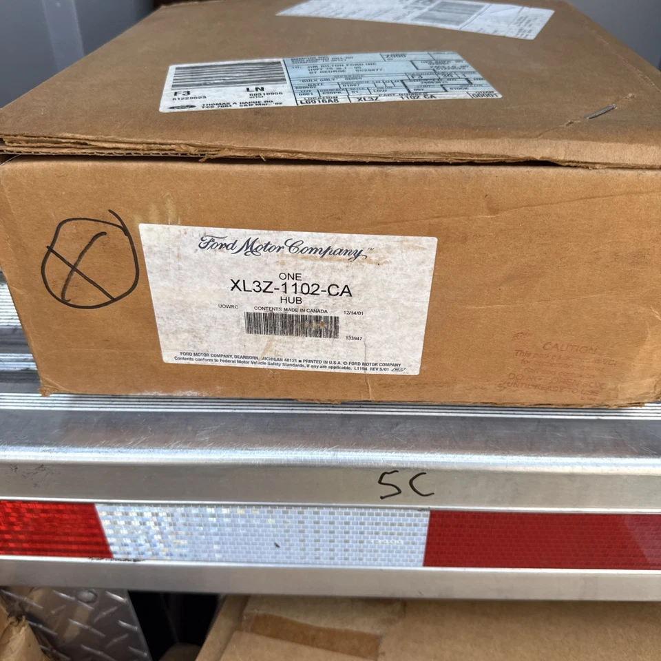 Nuevo rotor de cubo de freno de disco delantero OEM 1999-2004 Ford F-150 F-250 XL3Z1102CA Foto 1 de 1