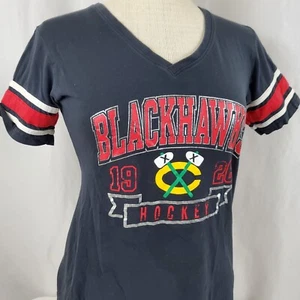 Chicago Blackhawks Women's T-Shirt Large V-Neck Short Sleeve Cotton, NHL Hockey - Picture 1 of 7