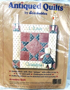 1990 Dimensions Antiqued Quilts by Stitchables  "I LOVE GRANDMA" Kit  6" X 6" - Imagen 1 de 3