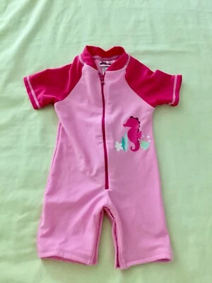 Купальник Sweet & Soft Surf Crew для девочки 6 месяцев розовый морской конек б/у в отличном состоянии - Изображение 1 из 4