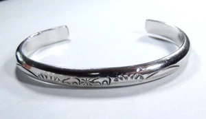VINTAGE Signed Navajo Stamp Sterling Silver BISON design Cuff Bracelet 20.6 gram - Picture 1 of 8