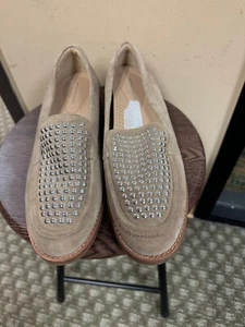 Women NWOB "Antonio Melani"light brown suede loafer/silver beeds.Size 8.5M - Picture 1 of 3