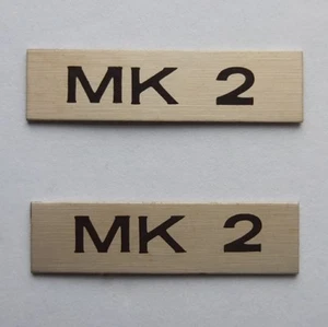 Vintage Paar MK 2 Metall Lautsprecher Gitter Embleme - 13/4" x 7/16" - Top Zustand - Bild 1 von 3