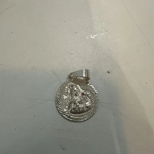 Sterling Silver Mother Mary Medallion Charm 1 1/4”. 5.5 Grams Marked 925 - Picture 1 of 4