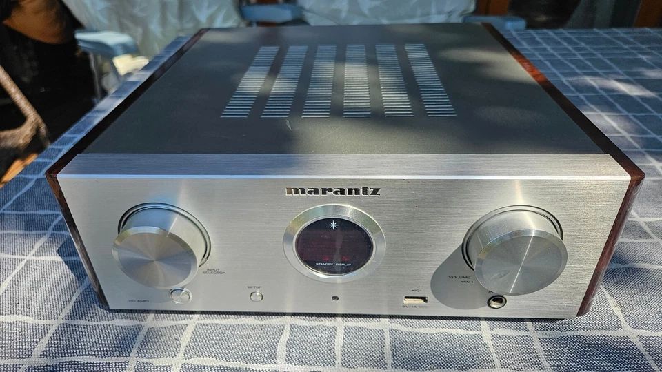 Marantz HD-AMP1 Stereo Vollverstärker - Silver - Bild 1 von 4