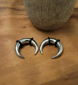 Pair Steel Ear Plugs Septum Buffalo Tapers Pinchers Horseshoes Gauges 00g - 14g - Picture 1 of 2