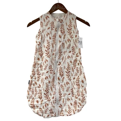 Bebe At Lait Muslin 100% Cotton Printed Baby Sleeper Fray Babes 6-12 Mos Leaves - Image 1 of 4