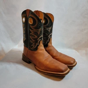 JUSTIN HERREN CADDO GEBOGENE SCHIENE WESTERN COWBOY STIEFEL - BREITE ECKIGE ZEHE Größe 13 - Bild 1 von 9