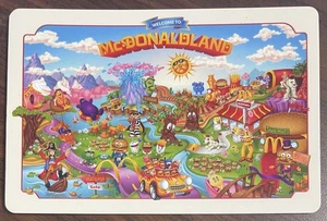 2025 McDONALD'S Mcdonaldland Adulto Mappa Happy Meal Cartolina da Collezione - Foto 1 di 2