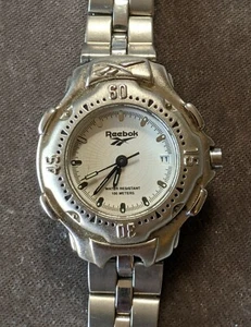 Reloj Reebok Mujer Tono Plateado 100m WR Con Indicador de Fecha D2 - Imagen 1 de 8