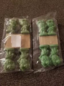 8 JOLLY GREEN GIANT LITTLE GREEN SPROUT CORN ON THE COB HOLDERS NEW IN PAKAGE F4 - Picture 1 of 3