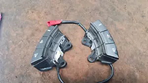 HOLDEN VY COMMODORE STEERING WHEEL RADIO CONTROL SWITCHES - Picture 1 of 4
