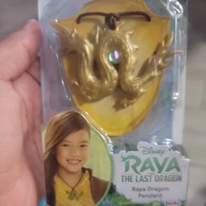 Raya and the Last Dragon - Dragon Pendant Necklace -new sealed - Picture 1 of 5