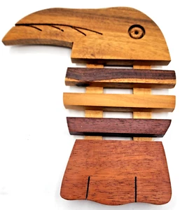Precioso plato caliente vintage de madera mixta tallada en tucán decoración de aves tropicales 6" - Imagen 1 de 3