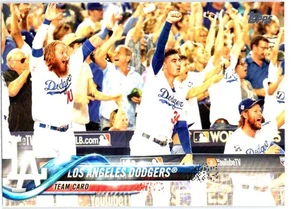 2018 Topps #625 Los Angeles Dodgers Los Angeles Dodgers - Picture 1 of 2