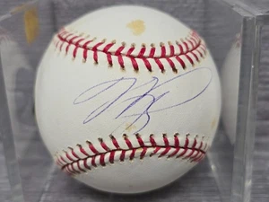 Mike Piazza Signed Autographed Baseball OMLB HOF Catch31 - Picture 1 of 6