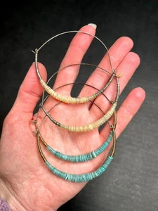 2 Vintage Kenneth Cole Reaction Hoop Earrings Turquoise Beads Silver Tone Boho - Picture 1 of 8