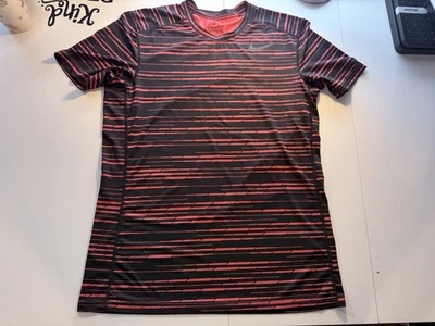 Hombre Nike Dry Fit Slim Rojo Y Negro Rendimiento Manga Corta Talla Mediana Foto 1 de 4