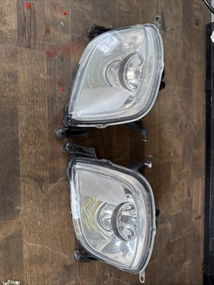 Par de lâmpadas de substituição para luzes de neblina Porsche Cayenne 955 S Turbo Base 2003-2006 - Imagem 1 de 4