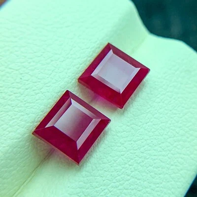 PIGEON BLOOD RED 2 pc 5.32 CT PERFECT RUBY CORUNDUM CHATHUM SQUARE PAIR GEMSTONE - Image 1 of 2