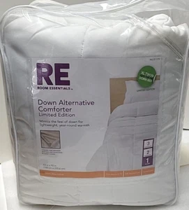 Room Essentials XL Twin Dorm Bed Down Alternative Comforter 63"x92" Lightweight - Picture 1 of 6
