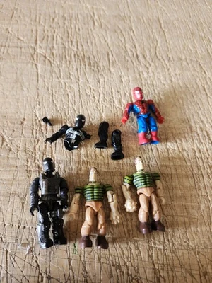 Lote de mini figuras Mega Bloks Construx Spiderman Sandman usadas Foto 1 de 4