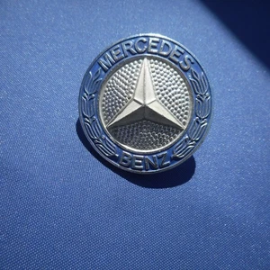 Genuine Mercedes Front Grill Grille Emblem Badge W123 1238800088 1977-1981 - Picture 1 of 4