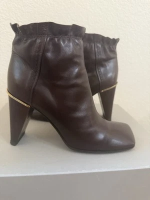 Auténticos Botines Louis Vuitton - Cuero Marrón Chocolate Borde Dorado EE. UU. 6 Foto 1 de 4