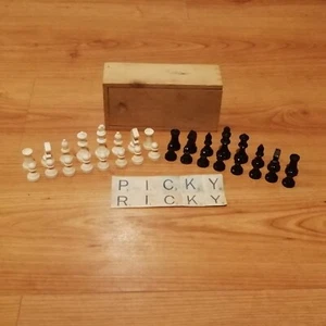 Vintage Wooden Chess Pieces in Wooden Box 4.5cm King - Complete - Picture 1 of 5