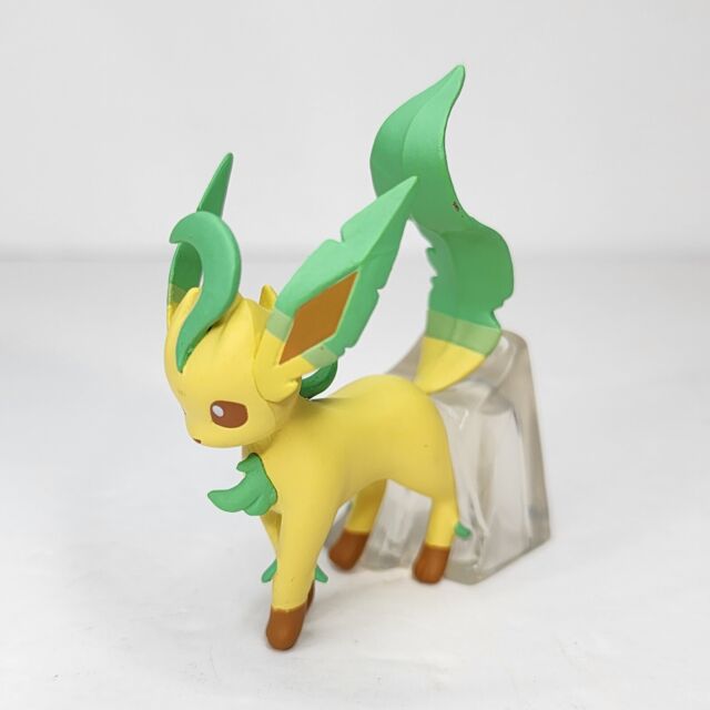 Eevee Evoluções Kit com 2 Pelúcias Pokemon Eevee e Leafeon - Manú