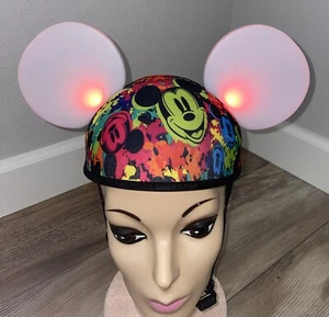 Cappello Orecchie Topolino Parchi Disney Illumina Mondo dei Colori "Bagliore Con Lo Spettacolo" - Foto 1 di 6