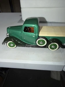 Solido 1936 Ford V-8 Pick Up Truck 1/19 Scale Diecast Green - Picture 1 of 6