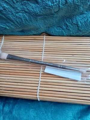 BAREMINERALS DOUBLE SEAMLESS  BLEND AND SMUDGE  EYE BRUSH - Image 1 of 3
