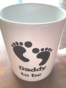 Lindas huellas de taza/taza "papá para ser" de 3,75" de alto - Imagen 1 de 3