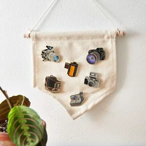 Bandera de pasador de esmalte de lona cruda (mediana, 7"" x 7") - Imagen 1 de 1
