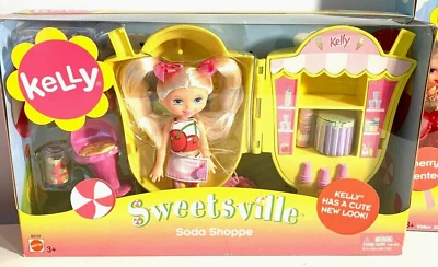 Kelly Dolls Sweetsville Soda Shoppe 2003 Mattel B5737 - Image 1 of 4
