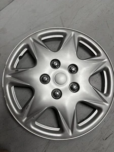 Aftermarket 15" Silver Hub Cap Wheel Cover 86218497 1 Piece Used - Foto 1 di 3