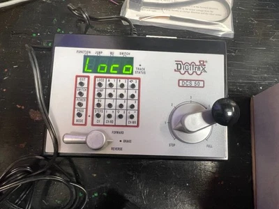 Digitrax Command Control DCS50 Zephyr Starter Set 2.5 Amp En Caja DSC 50 Foto 1 de 4