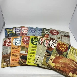 💛 Family Circle Magazines Lot Of  15 Vintage 1961 1962 Recipes Fashion - Picture 1 of 15