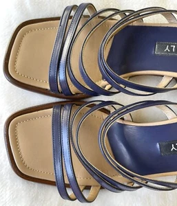 BALLY Women’s Sandal Leather Straps Navy Blue/Beige Block Heels Italy Size 5.5 - Picture 1 of 11