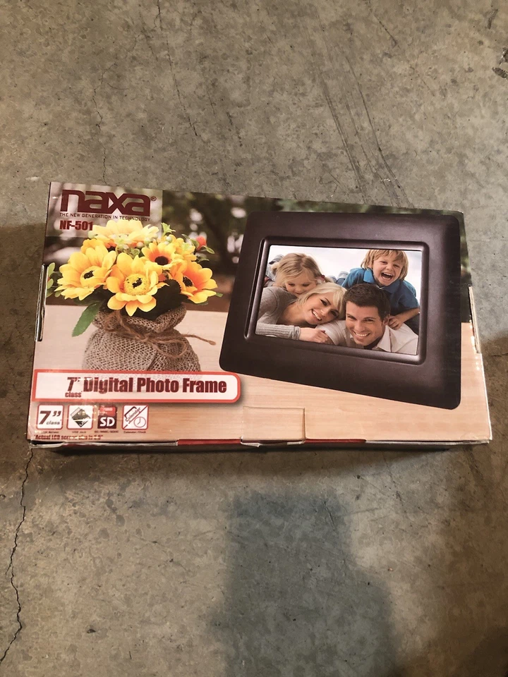 Naxa Digital Portable Frame (RARE). - Image 1 of 2