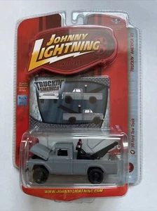 Johnny Lightning 1959 Ford Tow Truck '59 Truckin' America Flat Gray - Picture 1 of 6
