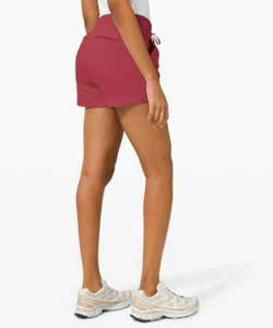 Lululemon Spring Break Away Mediano Rise Corto 4 Vías Estirado 3" Chianti CHIA Talla 8 - Imagen 1 de 3