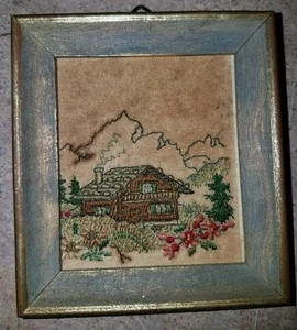 VINTAGE FRAMED EMBROIDERED NEEDLEPOINT 3" - Picture 1 of 3