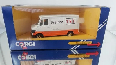 Corgi Mercedes 207D Van TNT in scatola - Immagine 1 di 4