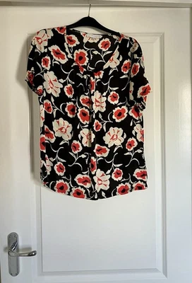 Debenhams Women's Floral Blouse Size 14 In Excellent Condition. Ideal for Xmas - Image 1 of 4