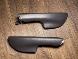 2002-2009 Chevy Trailblazer Door Pull Armrest Handle Set Black Driver Passenger - Picture 1 of 4