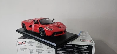 Maisto - 1:18 Scale Diecast Model Car - Ferrari Laferrari - Red - Image 1 of 4