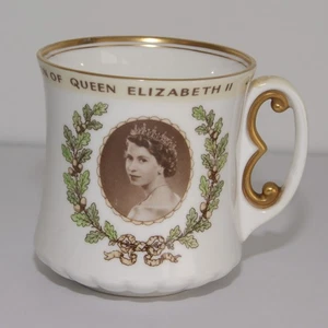 Royal Doulton Gedenktasse Feier Krönung Queen Elizabeth II 1953 - Bild 1 von 7