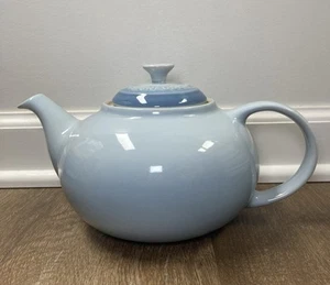 "Coastal Blue" LE CREUSET Traditional Teapot 1.4 Quart Stoneware *2nd Choice* - Picture 1 of 6